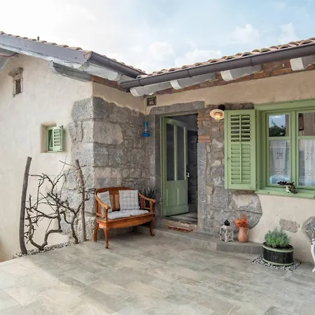 Villa Mira With Pool Poljane
