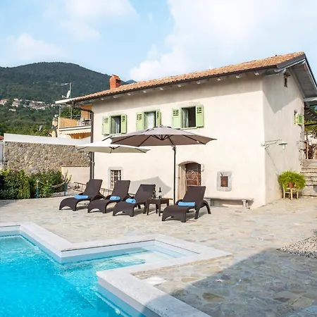 Villa Mira With Pool Poljane