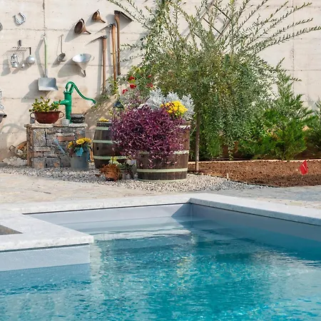 Villa Mira With Pool *